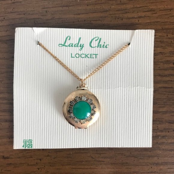 Jewelry - Vintage Locket Necklace